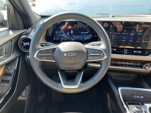 Certified 2026 Chevrolet Equinox ACTIV w/ Convenience Package III image 13