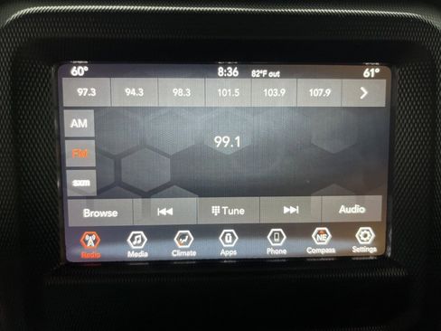 Used 2020 Jeep Wrangler Unlimited Sahara image 29