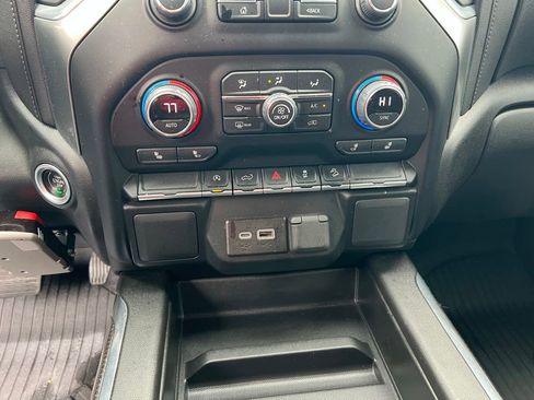Used 2022 Chevrolet Silverado 1500 RST AWD/4WD image 23