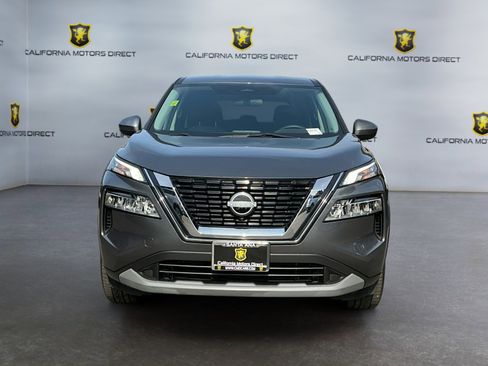 Used 2023 Nissan Rogue SV image 2