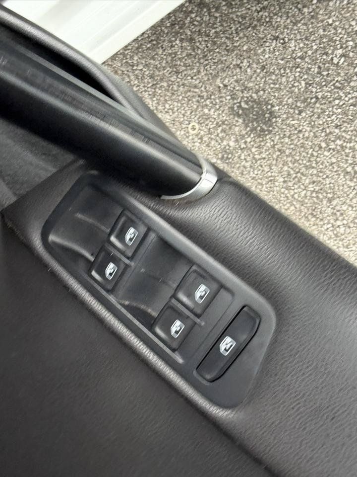 Used 2019 Volkswagen Golf S FWD image 15