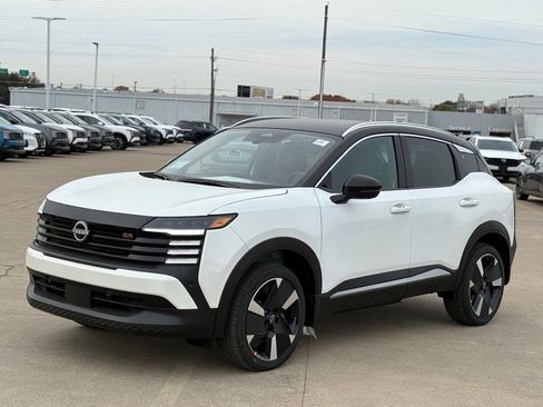 New 2026 Nissan Kicks SR image 5