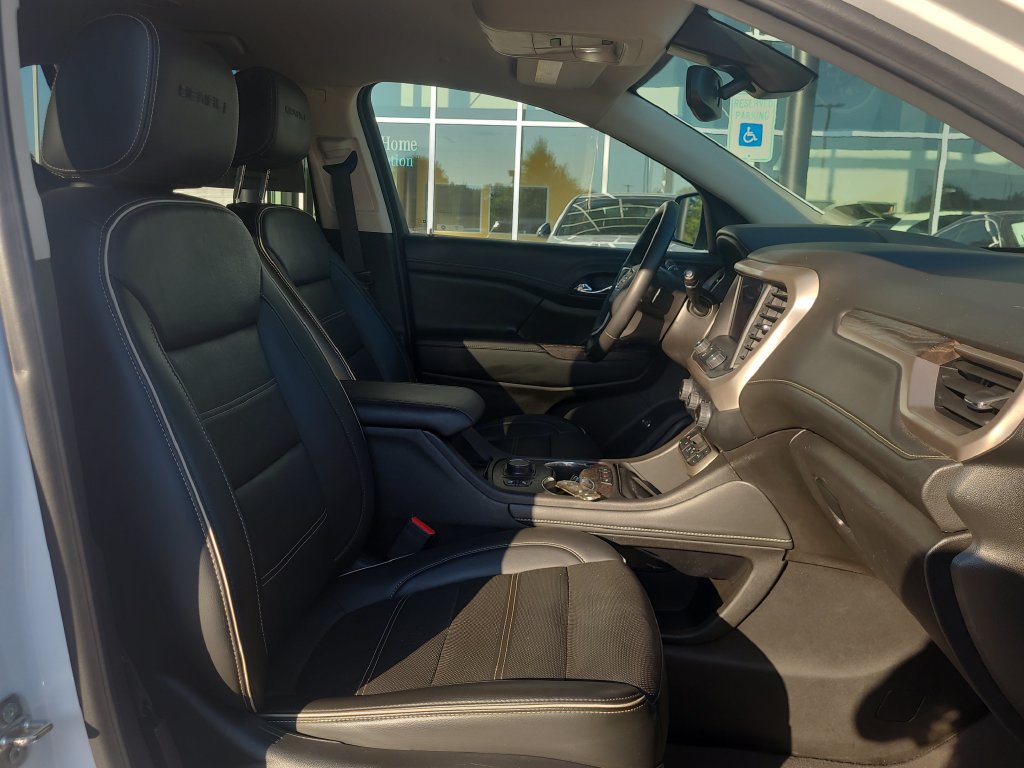 Used 2023 GMC Acadia Denali FWD image 21