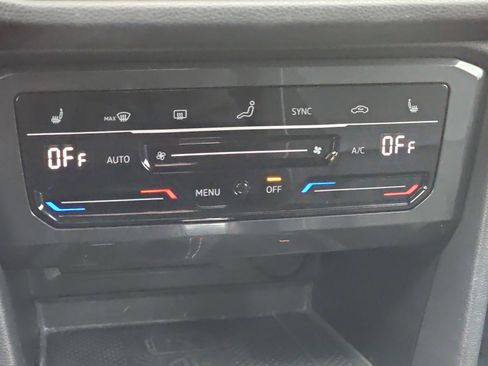 Certified 2023 Volkswagen Tiguan SE R-Line image 23