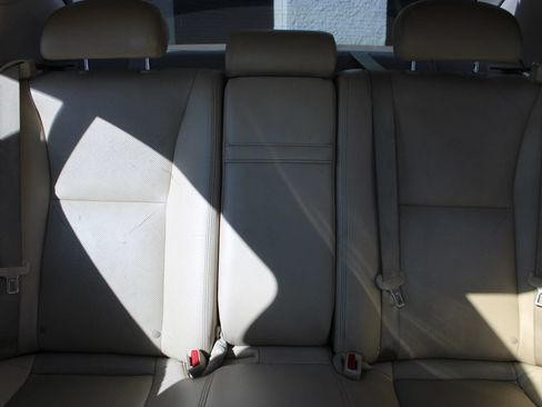 Used 2010 Lexus LS 460 RWD image 18