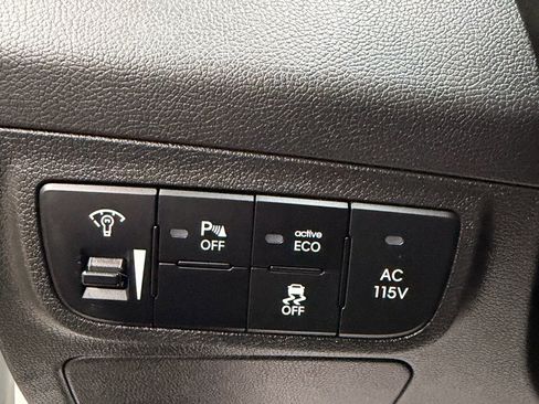 Used 2016 Hyundai Veloster Turbo w/ Option Group 04 image 17