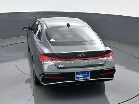 Certified 2025 Hyundai Elantra Limited w/ Cargo Package FWD image 18