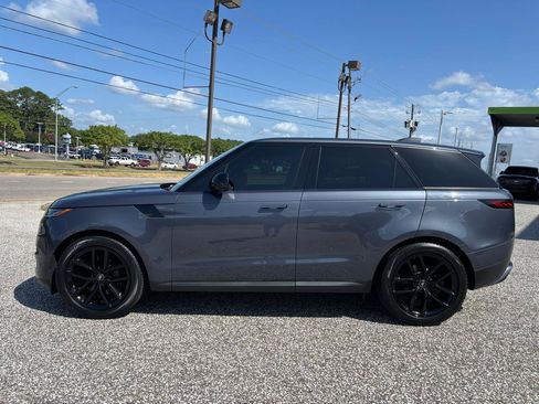 Used 2023 Land Rover Range Rover Sport SE AWD/4WD image 3