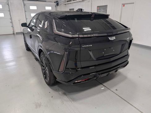 New 2026 Cadillac Lyriq V image 11