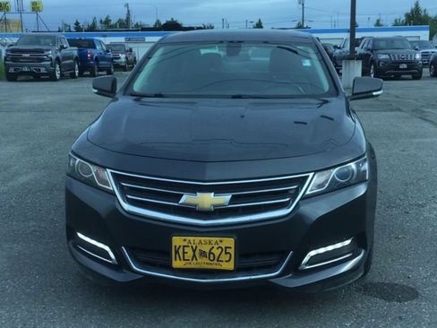 Used 2018 Chevrolet Impala LT FWD image 3