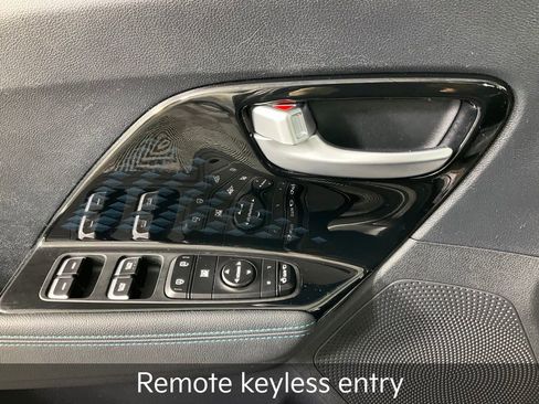 Used 2019 Kia Niro EX Premium w/ Cold Weather Package 1.0 image 15