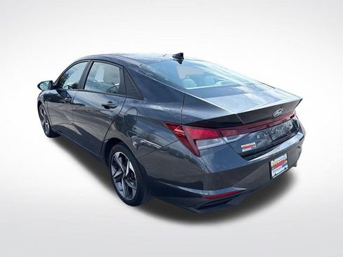 Certified 2023 Hyundai Elantra SEL w/ Convenience Package FWD image 3