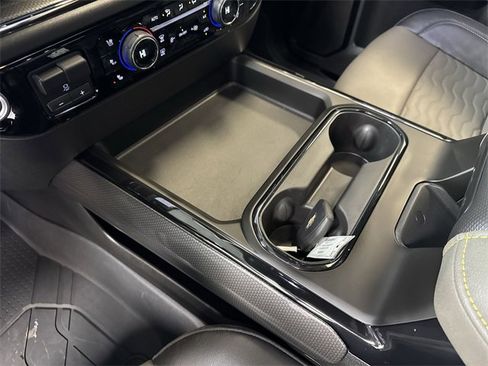 Used 2025 Chevrolet Silverado 2500 ZR2 w/ Technology Package image 23