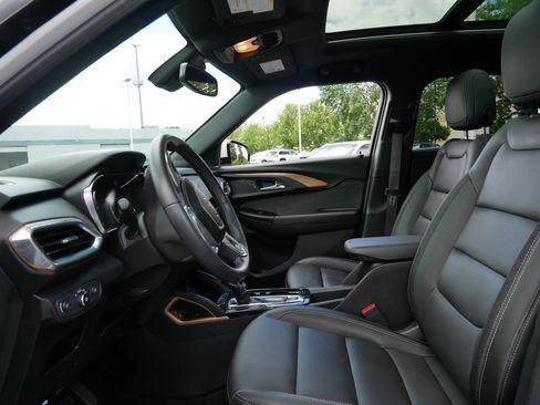 Used 2023 Chevrolet TrailBlazer ACTIV w/ Sun and Liftgate Package AWD/4WD image 31