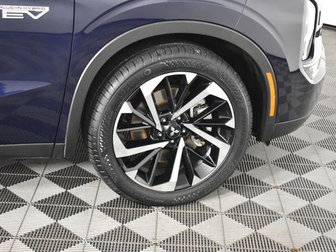 Used 2023 Mitsubishi Outlander SE image 54