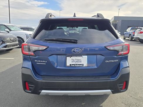 Used 2022 Subaru Outback Limited image 4