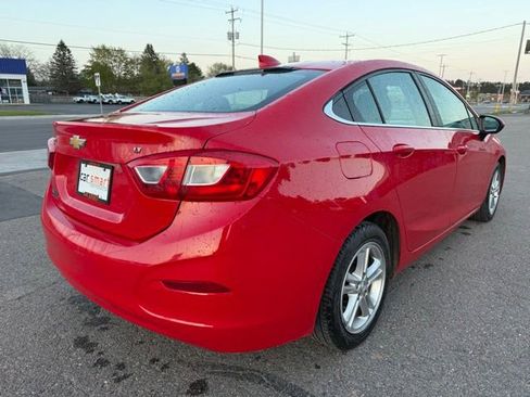 Used 2017 Chevrolet Cruze LT FWD image 5