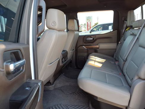 Used 2021 Chevrolet Silverado 1500 LT Trail Boss w/ Convenience Package II image 19