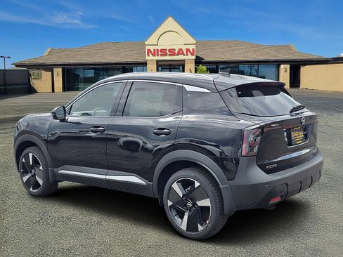 Used 2025 Nissan Kicks SR AWD/4WD image 3