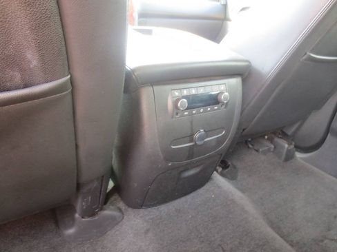 Used 2014 Chevrolet Tahoe LT w/ Luxury Package RWD image 9