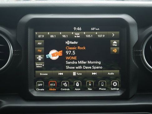 Used 2023 Jeep Wrangler Unlimited Sahara w/ Cold Weather Group AWD/4WD image 21