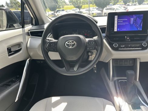 Used 2023 Toyota Corolla Cross L FWD image 16