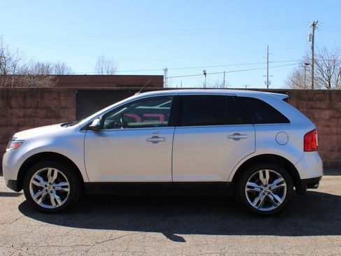 Used 2014 Ford Edge Limited w/ Equipment Group 301A AWD/4WD image 2