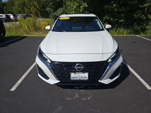 Used 2023 Nissan Altima 2.5 SV w/ SV Premium Package image 7