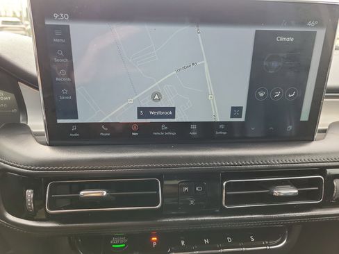 Used 2023 Lincoln Nautilus AWD w/ Premium Package image 25