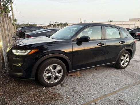 Used 2025 Honda HR-V LX image 1