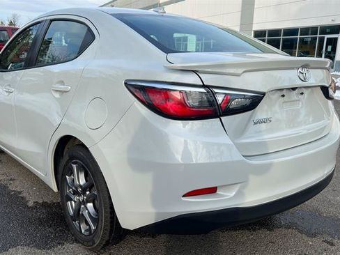Used 2019 Toyota Yaris LE FWD image 8