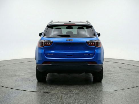 Used 2025 Jeep Compass Trailhawk AWD/4WD image 7