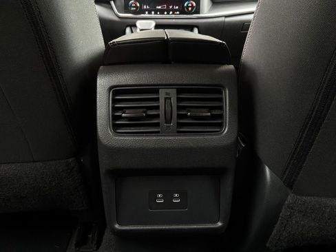 Used 2025 Nissan Rogue SV FWD image 13