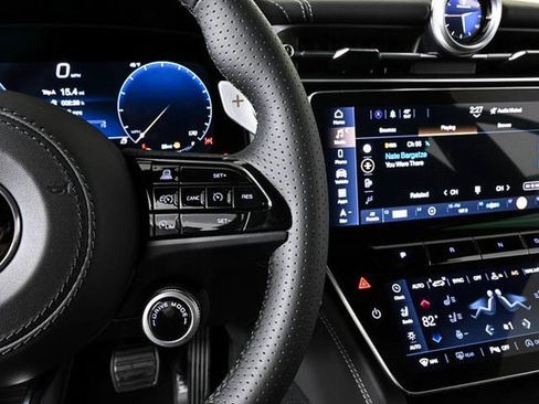 Used 2025 Maserati Grecale Modena image 15