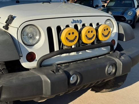 Used 2011 Jeep Wrangler Rubicon w/ PWR Convenience Group AWD/4WD image 40