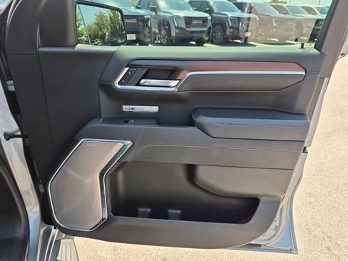Used 2025 GMC Sierra 1500 Denali AWD/4WD image 38