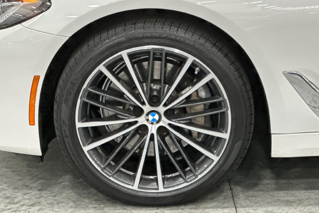 Used 2023 BMW 530i w/ Convenience Package RWD image 33