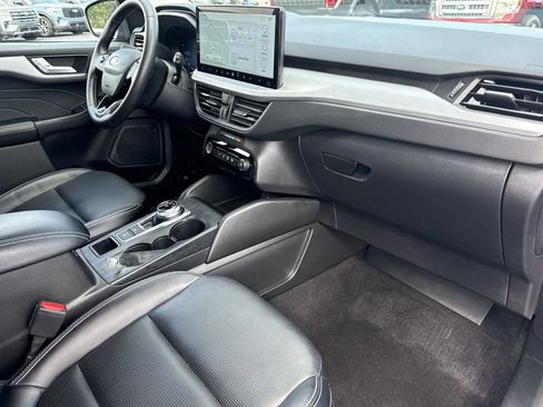 Certified 2025 Ford Escape Platinum FWD image 15