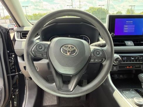 Used 2025 Toyota RAV4 XLE AWD/4WD image 23