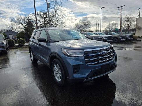 New 2026 Ford Explorer Active image 3