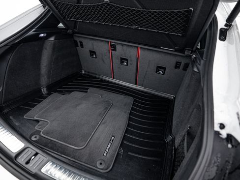 Certified 2018 Porsche Macan image 26