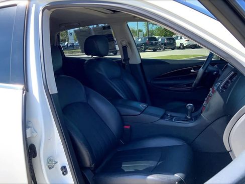 Used 2017 INFINITI QX50 Journey w/ Premium Package image 9