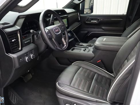 Used 2024 GMC Sierra 2500 AT4X image 26