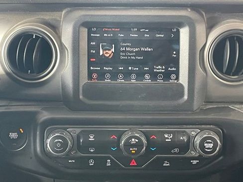 Used 2021 Jeep Gladiator Sport AWD/4WD image 13