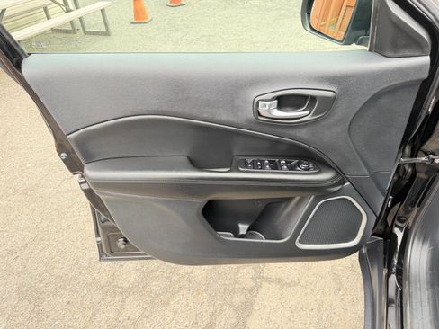 Used 2020 Jeep Compass Latitude image 15