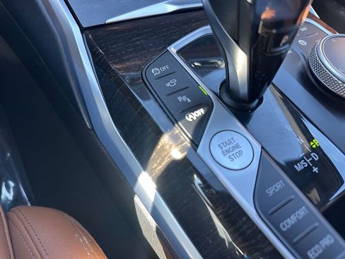 Used 2021 BMW 330i Sedan w/ Premium Package image 25