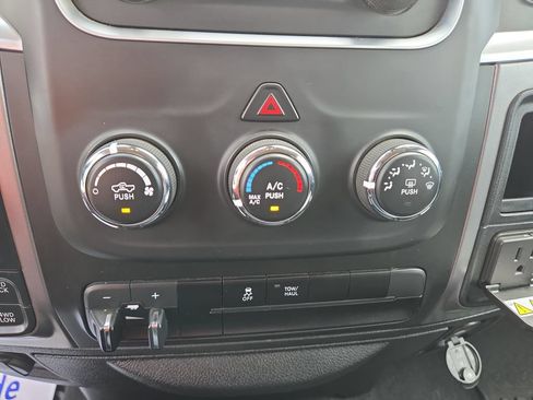 Used 2023 RAM 1500 Classic SLT AWD/4WD image 25