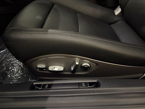 Certified 2025 Porsche 718 Boxster S RWD image 23