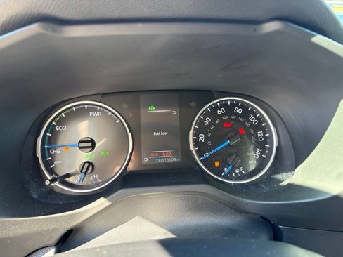 Used 2019 Toyota RAV4 LE w/ Carpet Mat Package AWD/4WD image 18