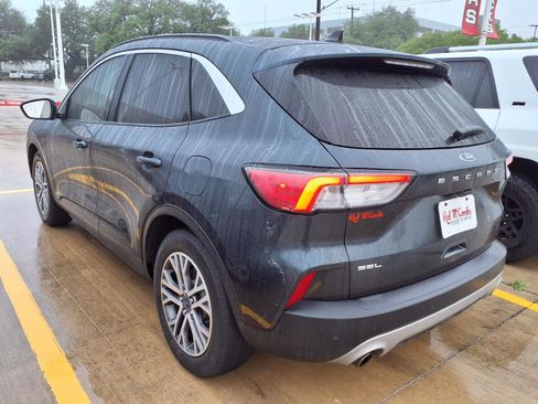 Used 2022 Ford Escape SEL w/ Technology Package image 3
